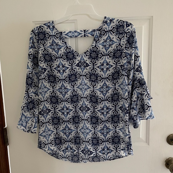 New Directions Top Blouse Bell Sleeves - Picture 1 of 9